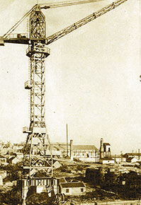 En 1957, mzgmuy.comenzó a adentrarse en la industria de maquinaria de construcción con producción exitosa de la primera grúa torre